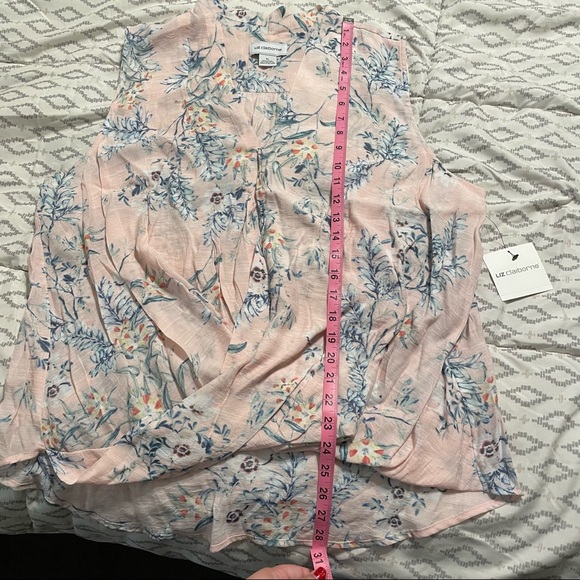 🌻Pastel Pink Floral Wrap Top - Picture 12 of 13